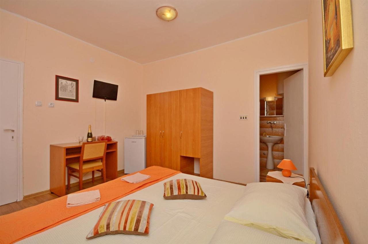 Apartment And Room Ivica Vodice Exterior photo