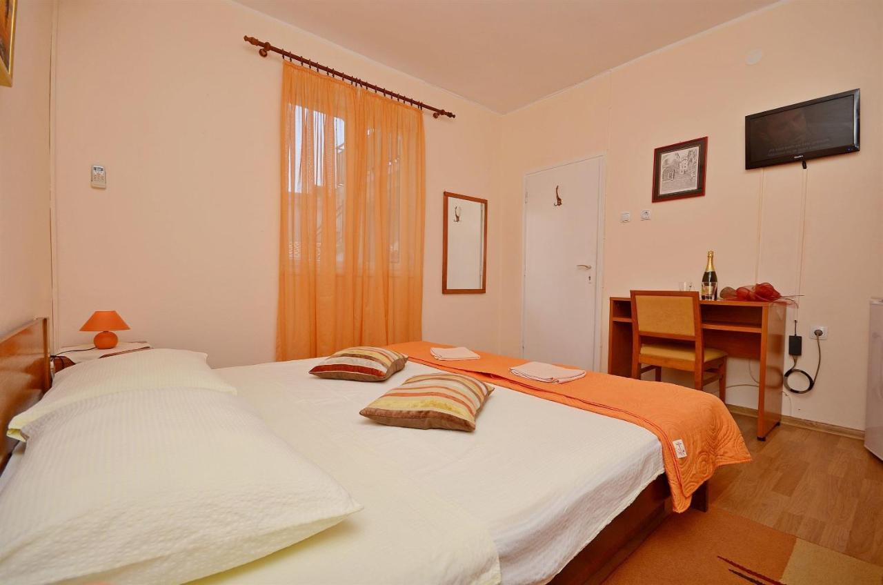 Apartment And Room Ivica Vodice Exterior photo