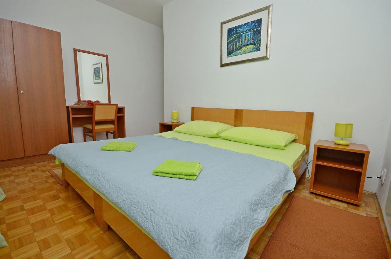 Apartment And Room Ivica Vodice Exterior photo
