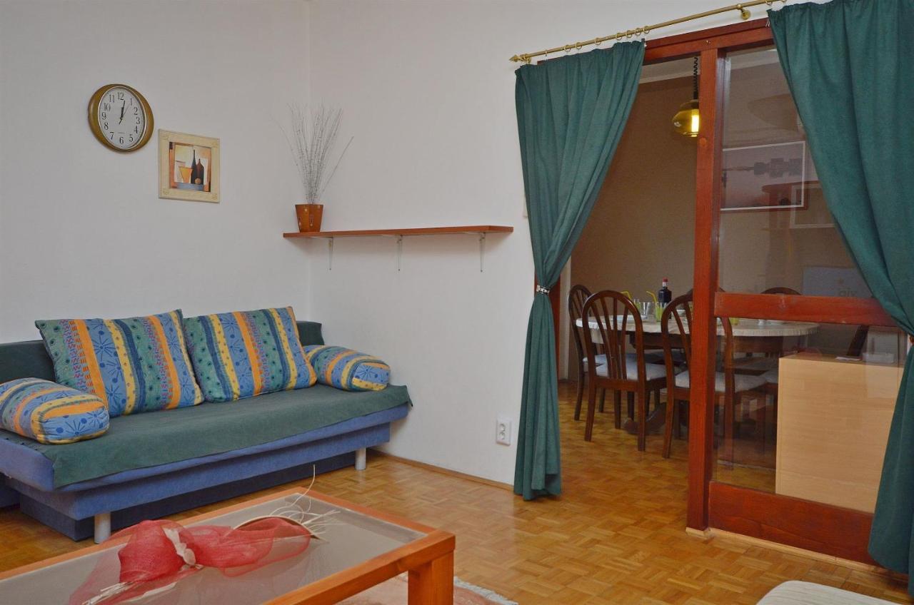 Apartment And Room Ivica Vodice Exterior photo