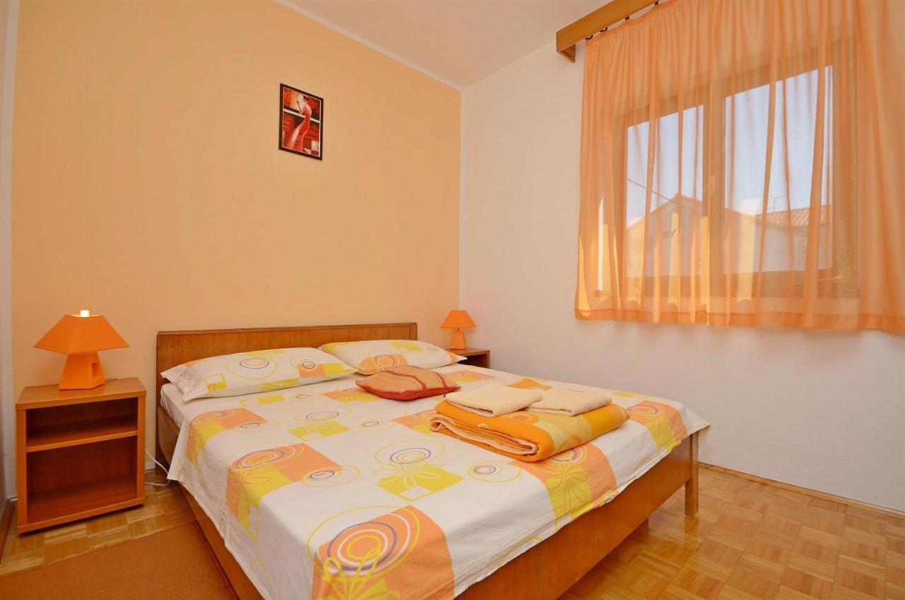 Apartment And Room Ivica Vodice Exterior photo