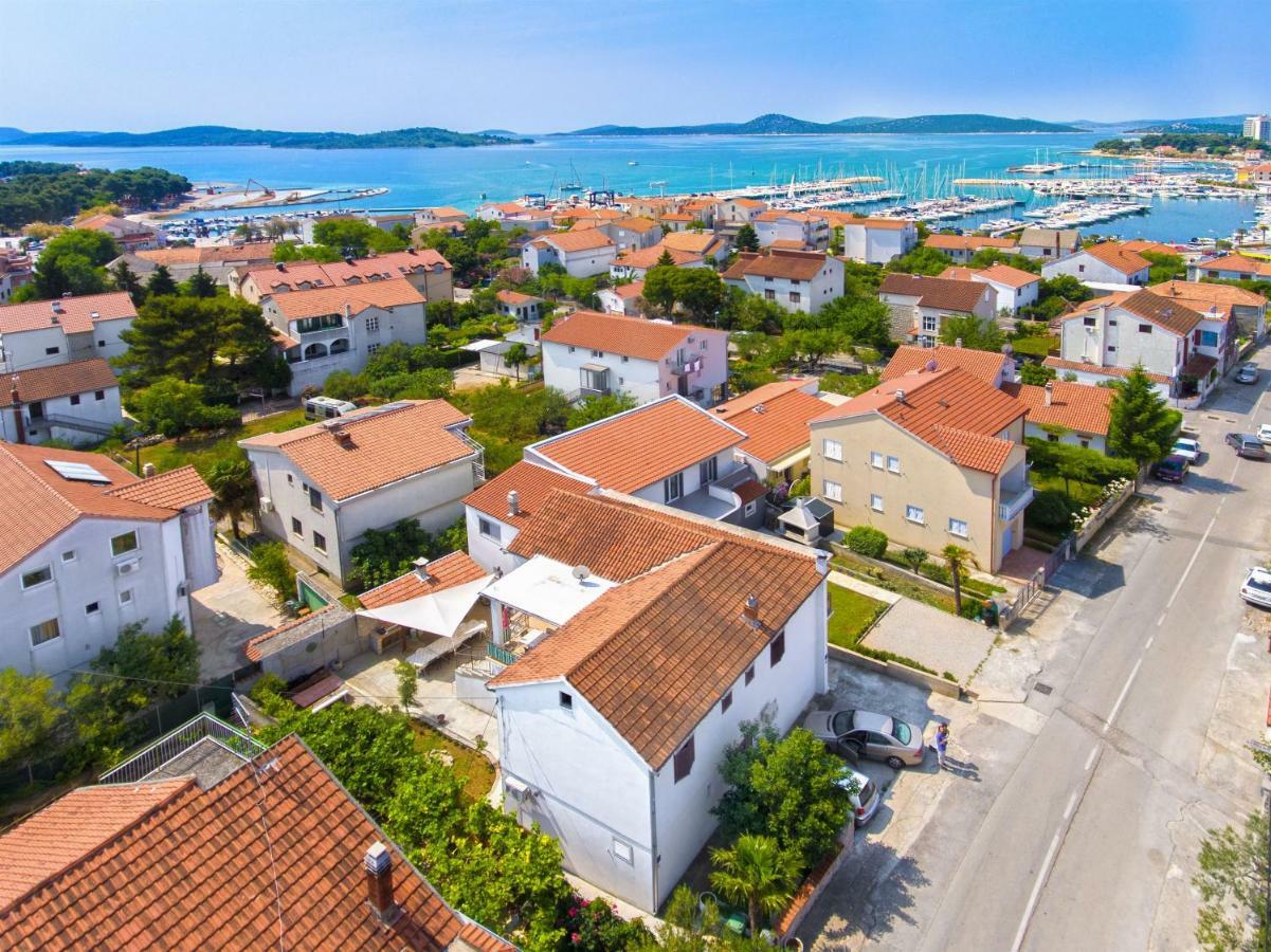 Apartment And Room Ivica Vodice Exterior photo